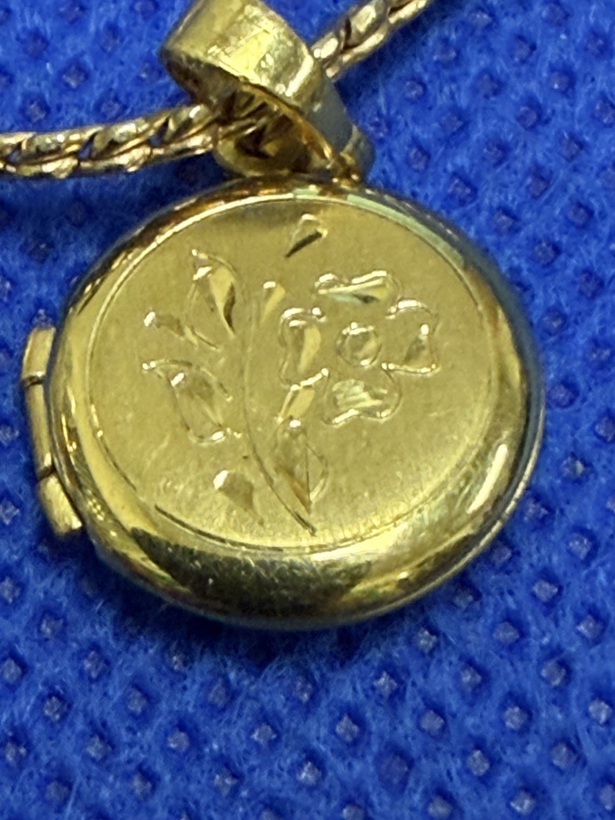 VINTAGE GOLD FILLED SET NECKLACE FLOWER MOTIF PENDANT LOCKET 12K
