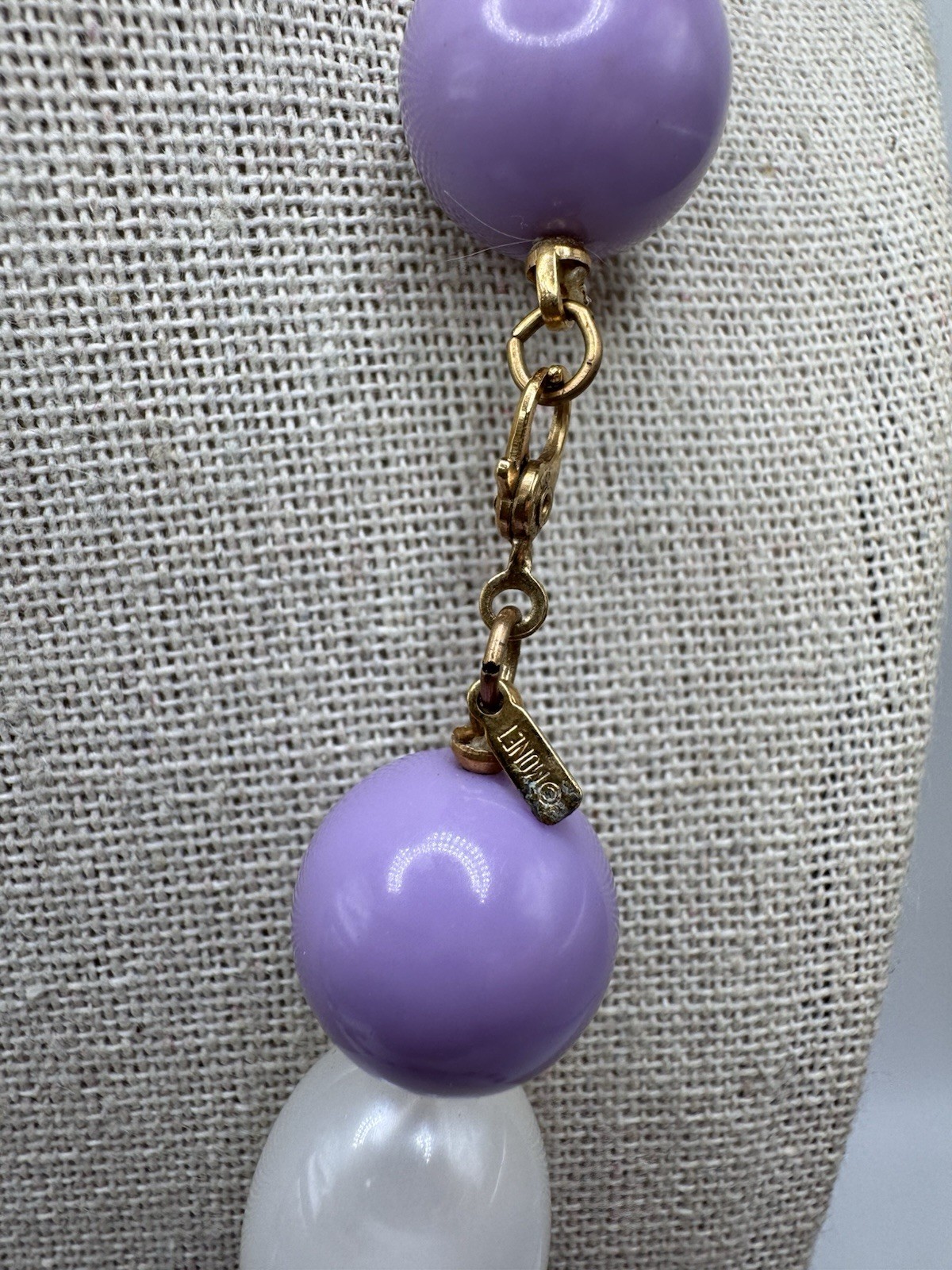 Vintage MONET Gold Tone Pearlized White & Purple Plastic Beaded Necklace 37”