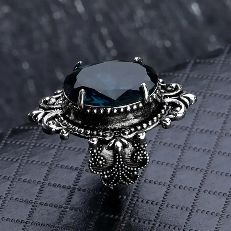 Carved Pattern Vintage Women Rings with Oval Blue CZ Stone Retro.
