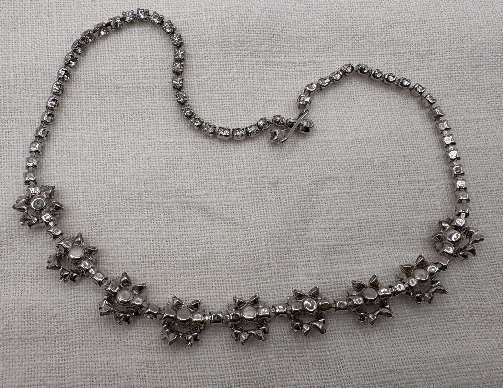 1950’s Vintage Red & Clear Rhinestone Choker Necklace Floral Pattern 15”
