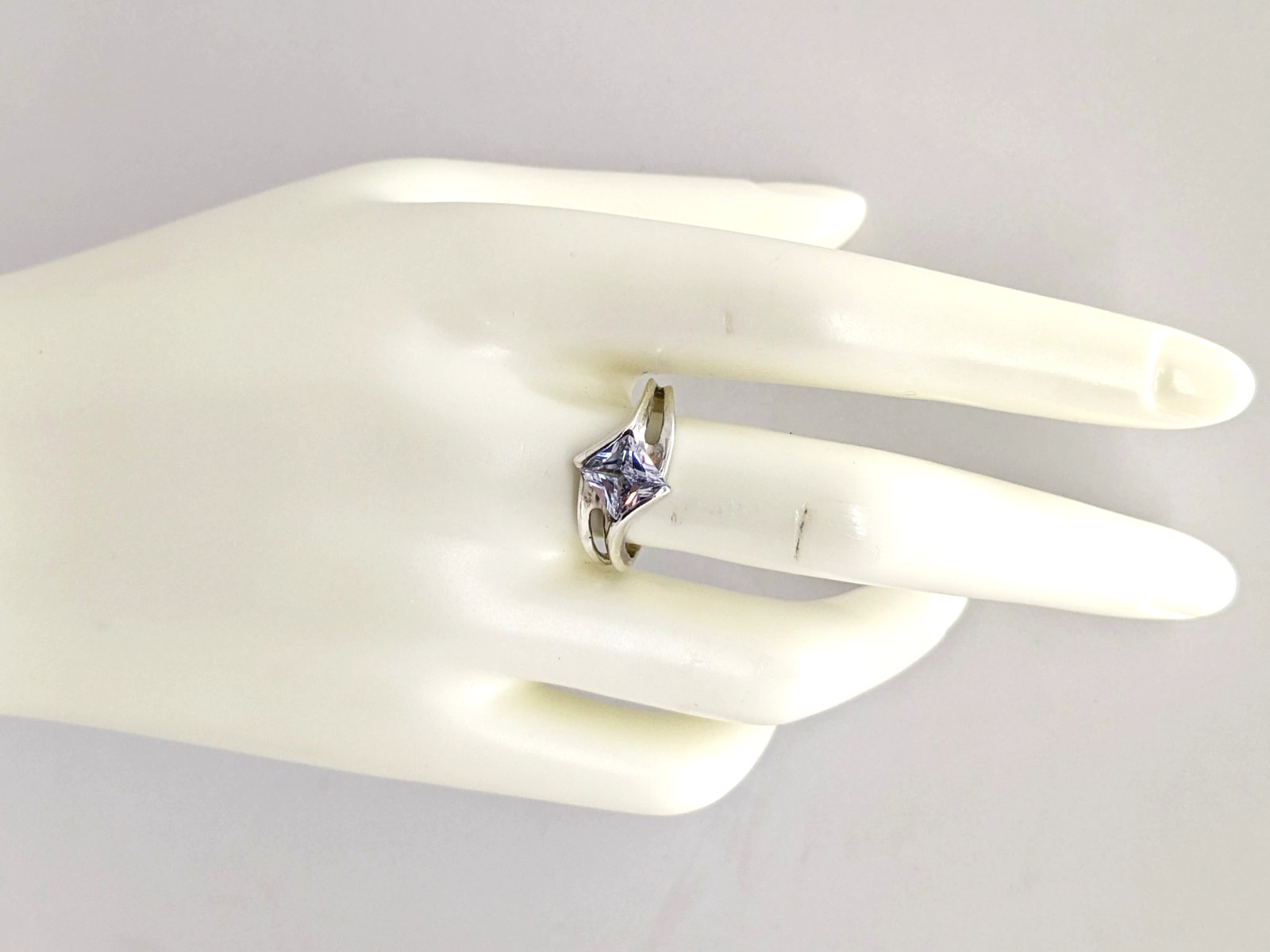 Vintage Elegant RING Silver 925 with Chic Bright Stone -size: 9.25US (19mm)| #25