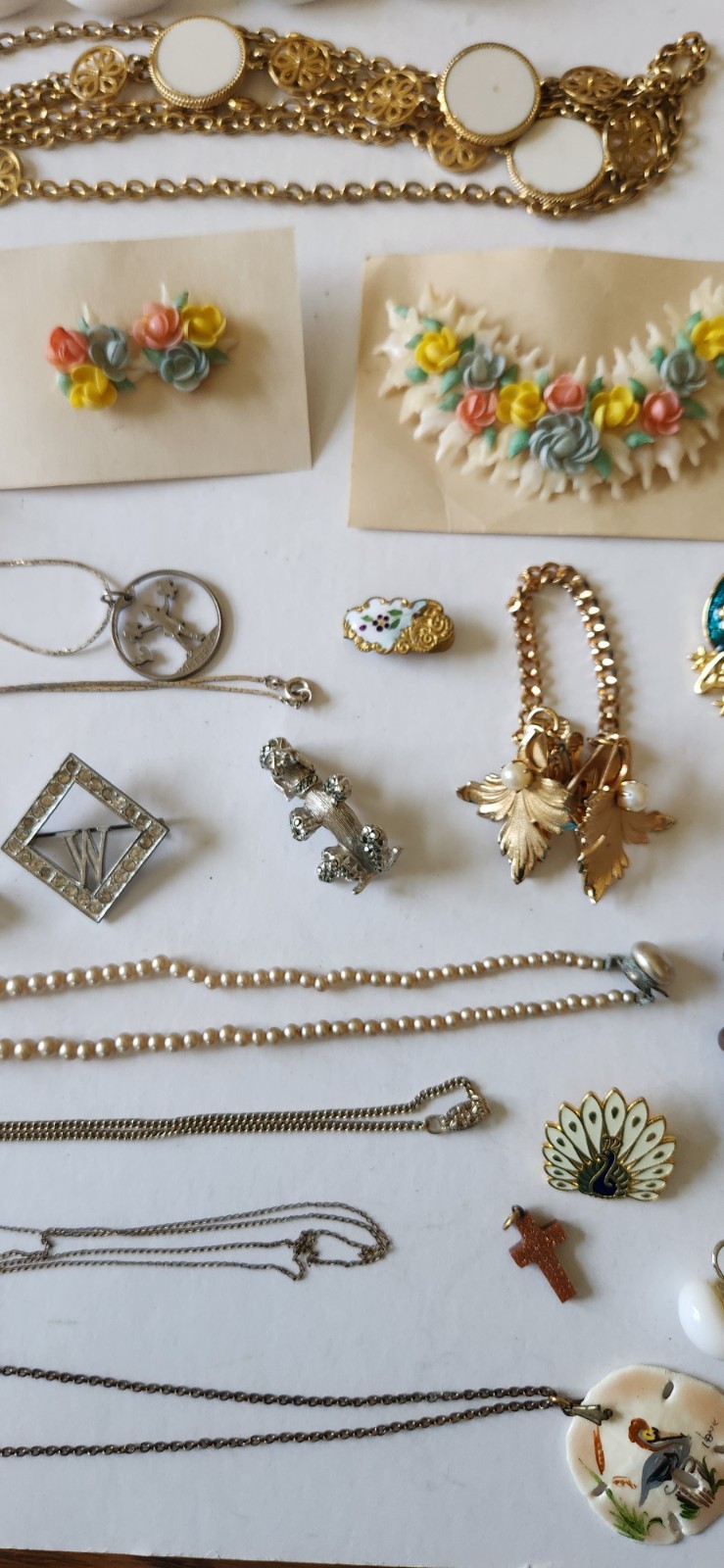 Nice Assorted Lot Of Vintage Jewelry 40 + Pieces Crystal P orcelain Dutch Shoes