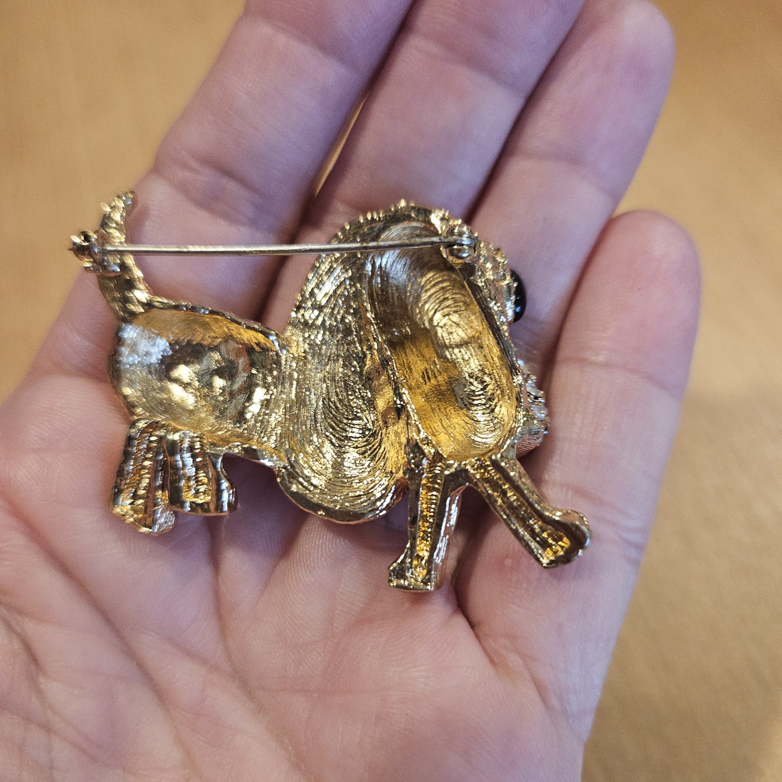 Vintage Rhinestone Dachshund Dog Brooch Gold Tone Crystal Puppy Pin Black Eyes
