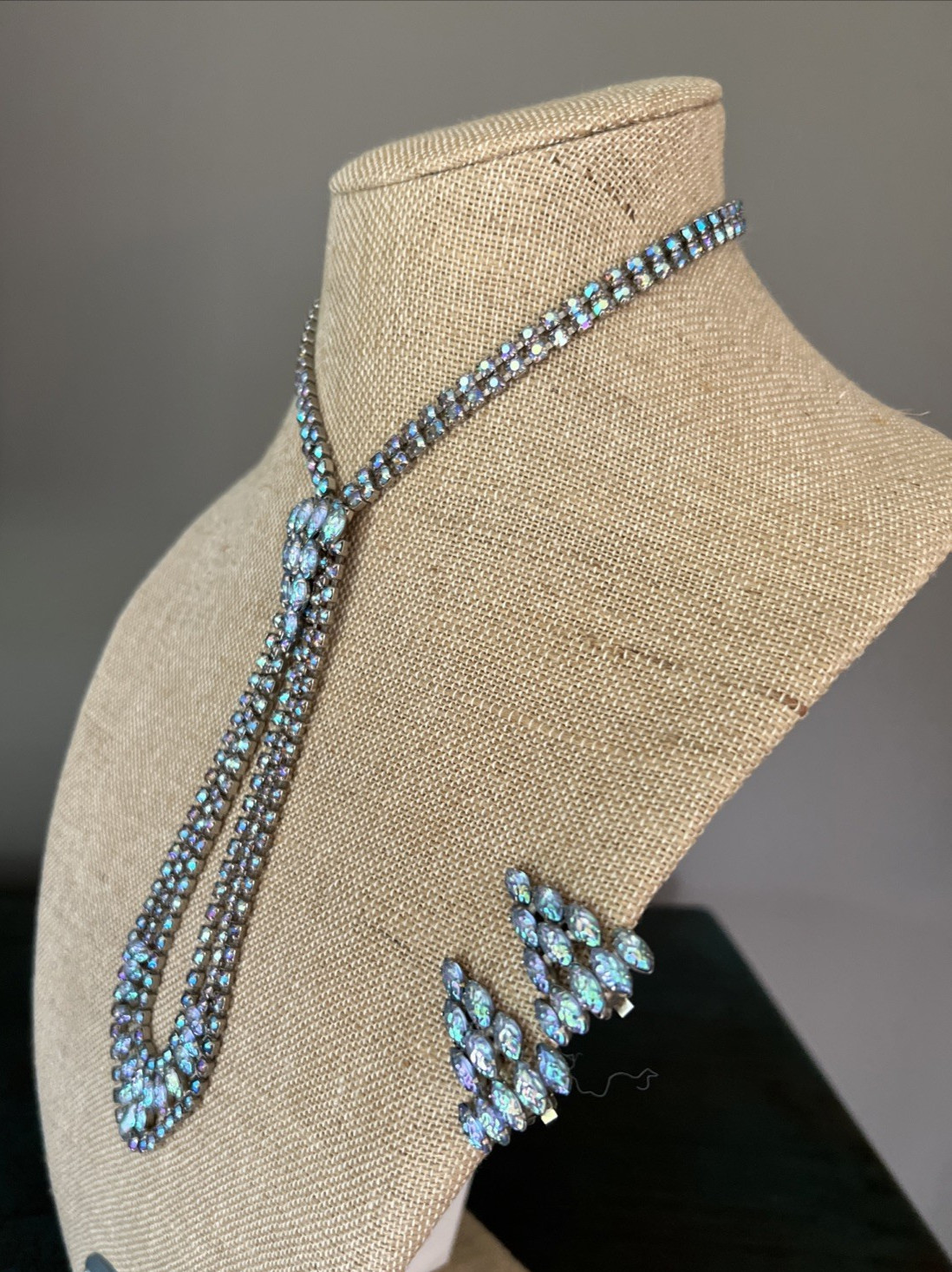 VTG. MCM BLUE AURORA BOREALIS RHINESTONE & ART GLASS NECKLACE & EARRING SET