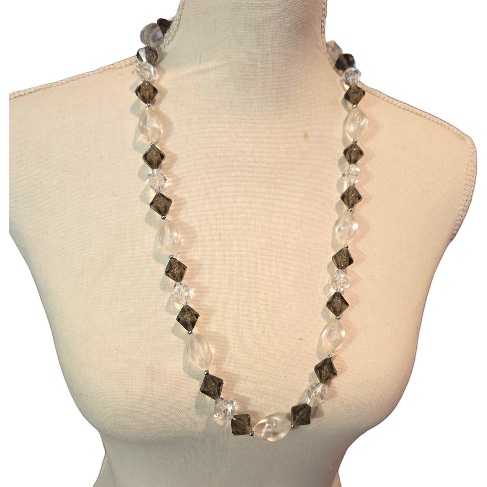 ecklace Vintage Beaded Clear Frosted Olive Green Geometric Faceted 24″ SKU2336