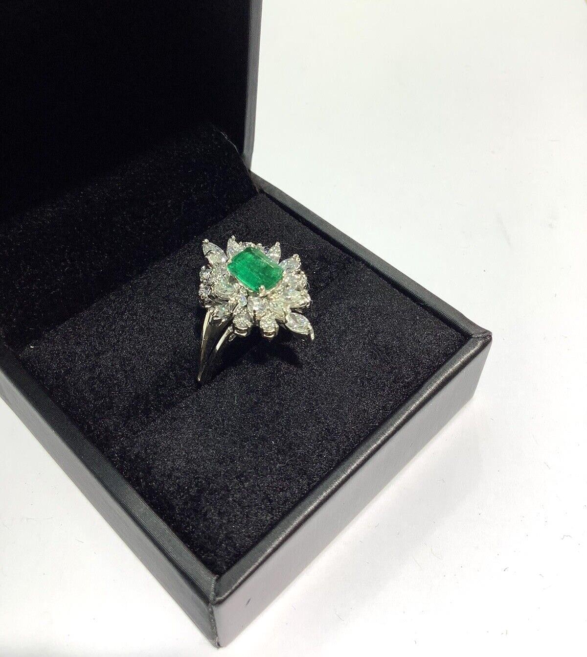 18K White Gold 1.88ctw Rectangular Cut Emerald & H/VS Mixed Cut Diamond Ring