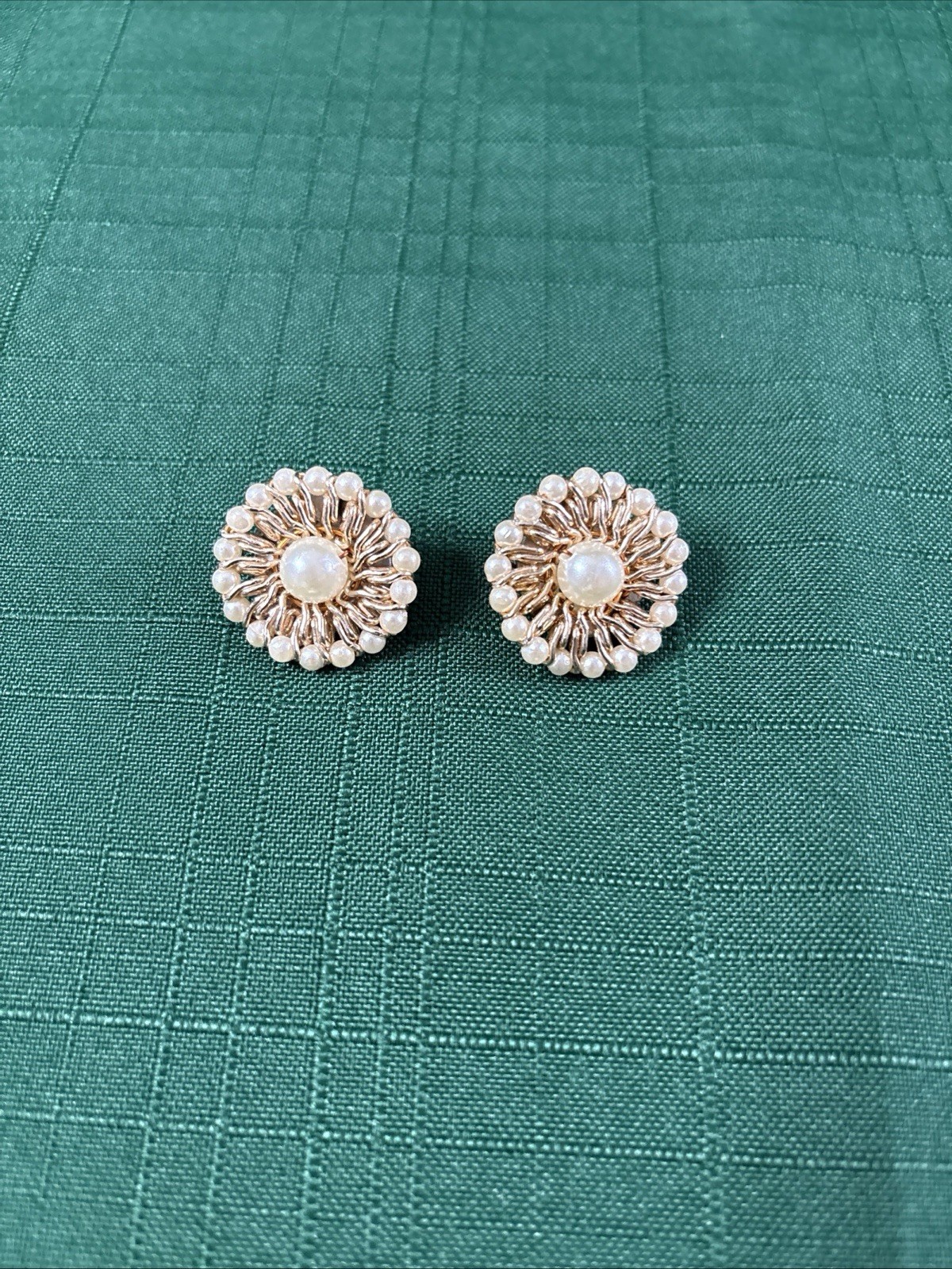 Early Miriam Haskell Style Wired Pearl Cluster Clip-on Earrings Gold Tone Nest