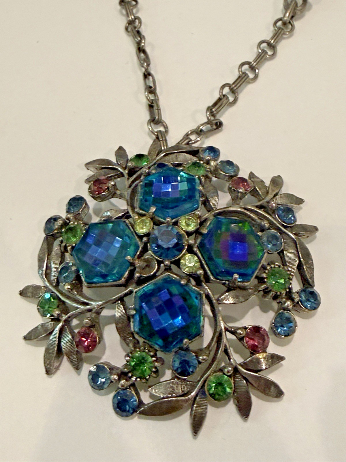 FLORENZA VINTAGE BLUE, GREEN, & PURPLE PENDANT NECKLACE