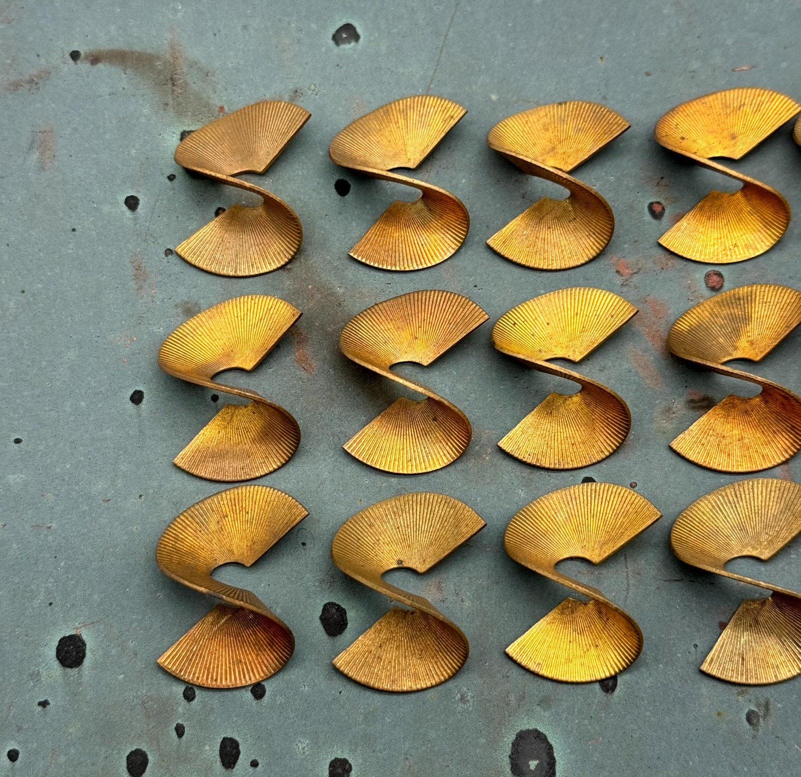 Vintage Copper Finish Brass Lined Curl Stampings – Set of 15 – Right Angle Brass
