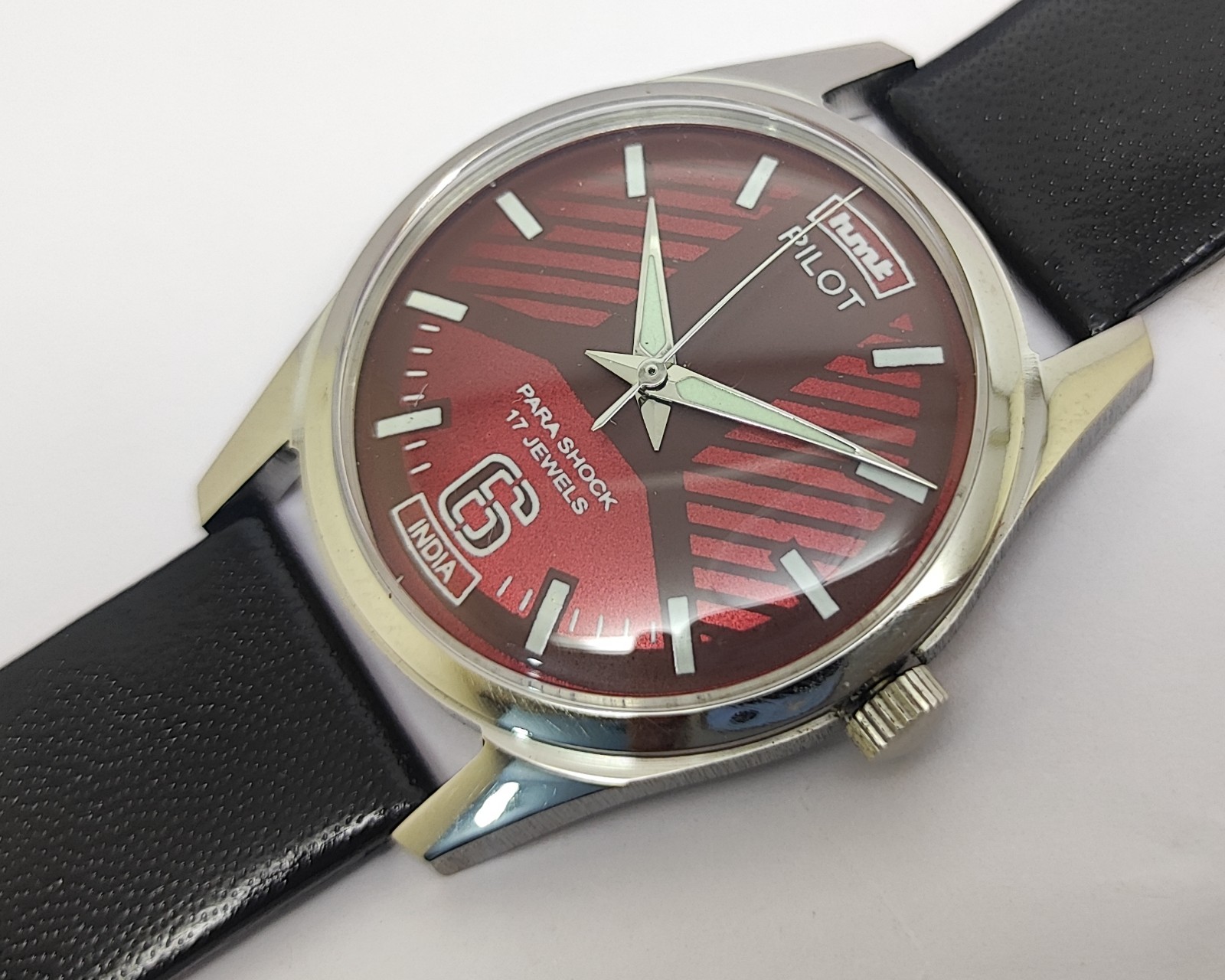 Vintage Hmt Pilot Red Dial 17 Jewels Para Shock Mechanical hand winding Watch