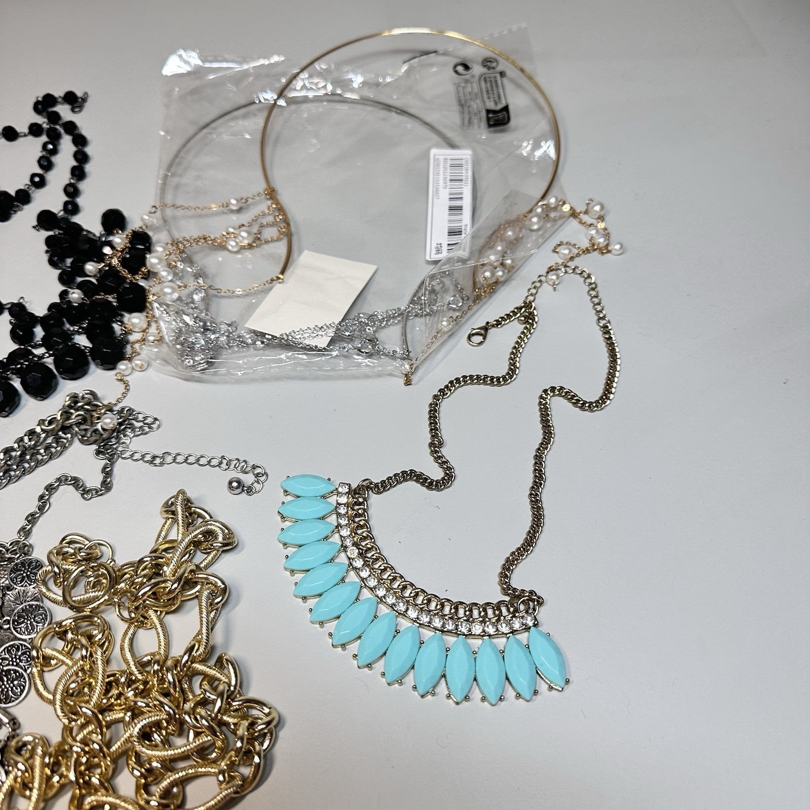 Mixed Lot Of 10 Necklaces Contemporary Costume Jewelry 1lb 5 oz