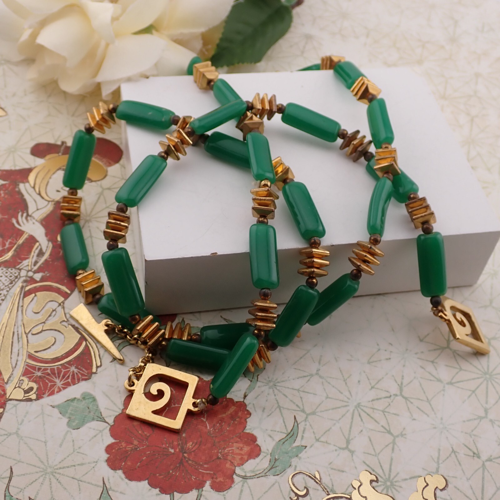 Vintage Pierre Cardin Green Elongated Bead Gold Tone 34″ Toggle Necklace