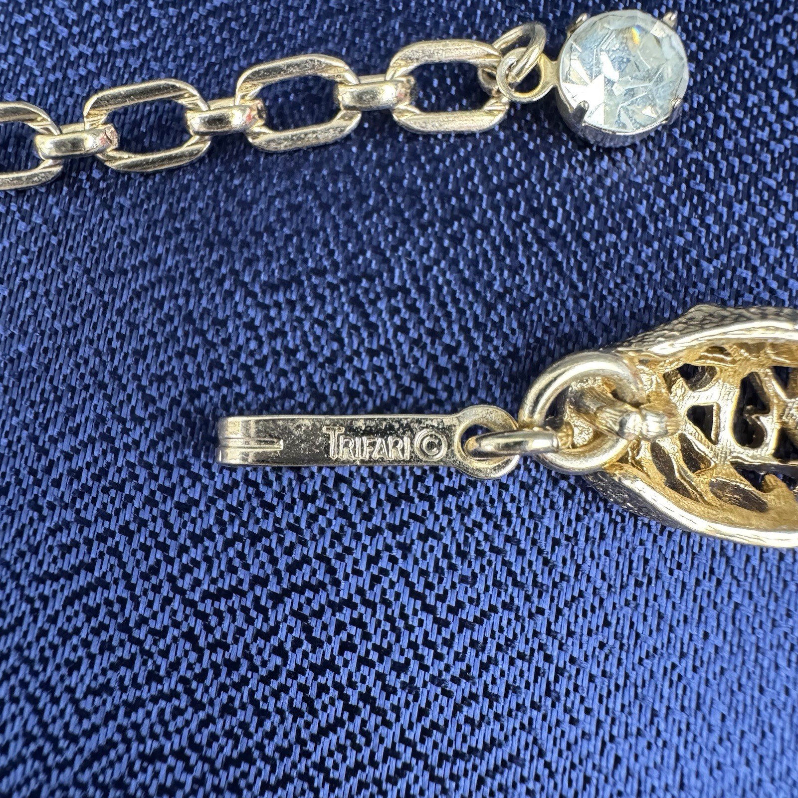 Vintage Crown TRIFARI Gold Tone Necklace & Clip-On Earrings Set ~ Excellent!