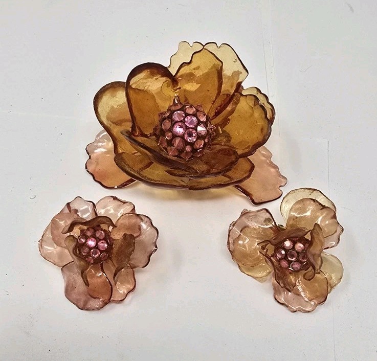 Golden Cellulose Acetate Flower Brooch Pin With Earrings Vintage