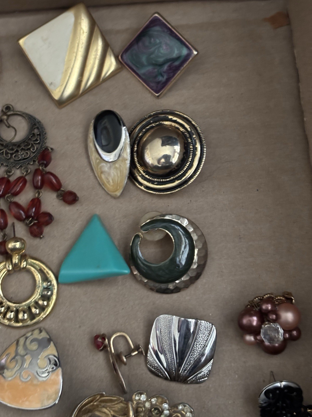 Vintage Single Earrings Crafts Jewelry Lot, Broochs 55+ Pieces