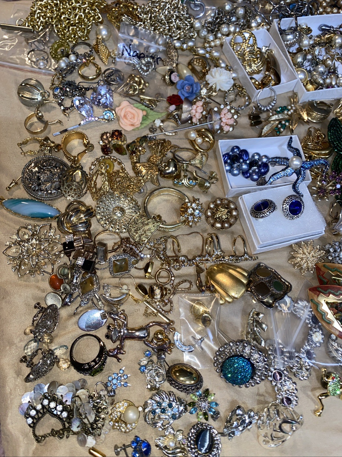 FREE SHIP Jewelry Lot Over 1 LB Pound VTG NEW Retro Y2K MCM Fashion Mystery Mix