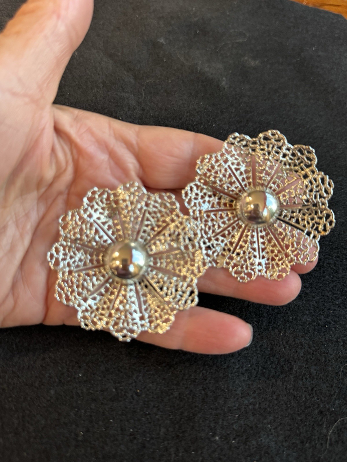Sarah Coventry Silver Filigree Sunburst Floral Clip On Earrings Grannycore 60s