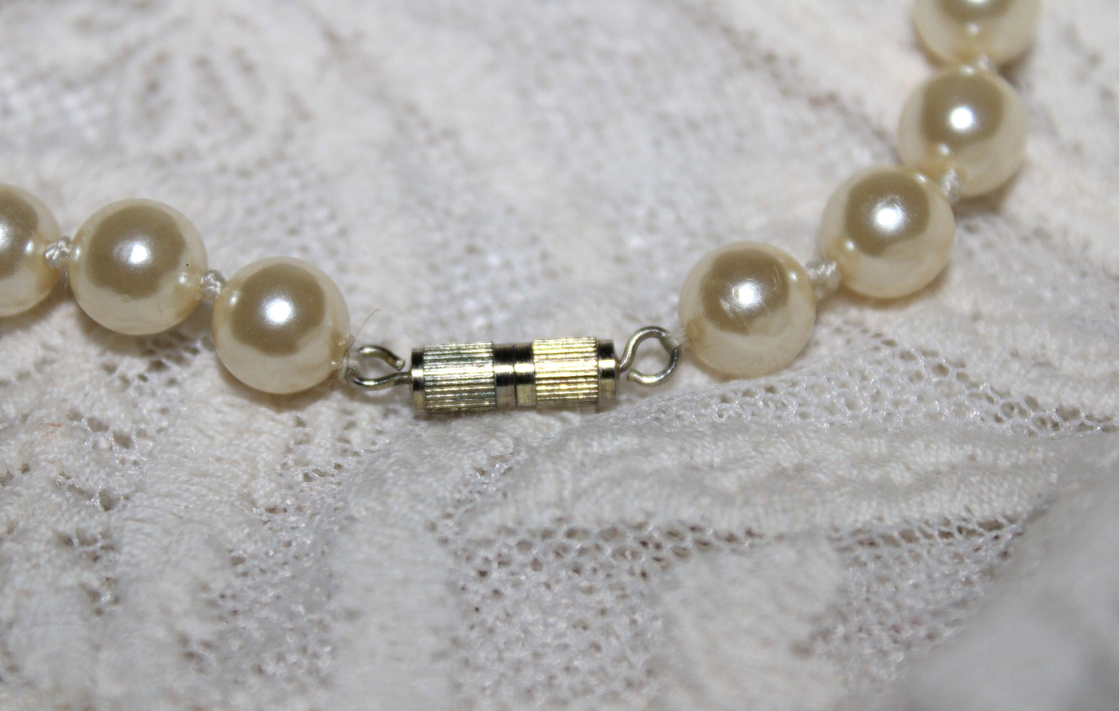 HAND KNOTTED SILVER TONE & GENUINE IVORY PEARL BEAD NECKLACE 18″