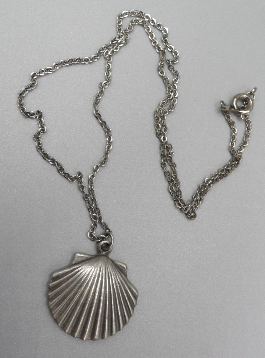 Art Deco Seashell Pendant Necklace 17.5″ Choker 7/8″ Pewter Charm Cable Chain