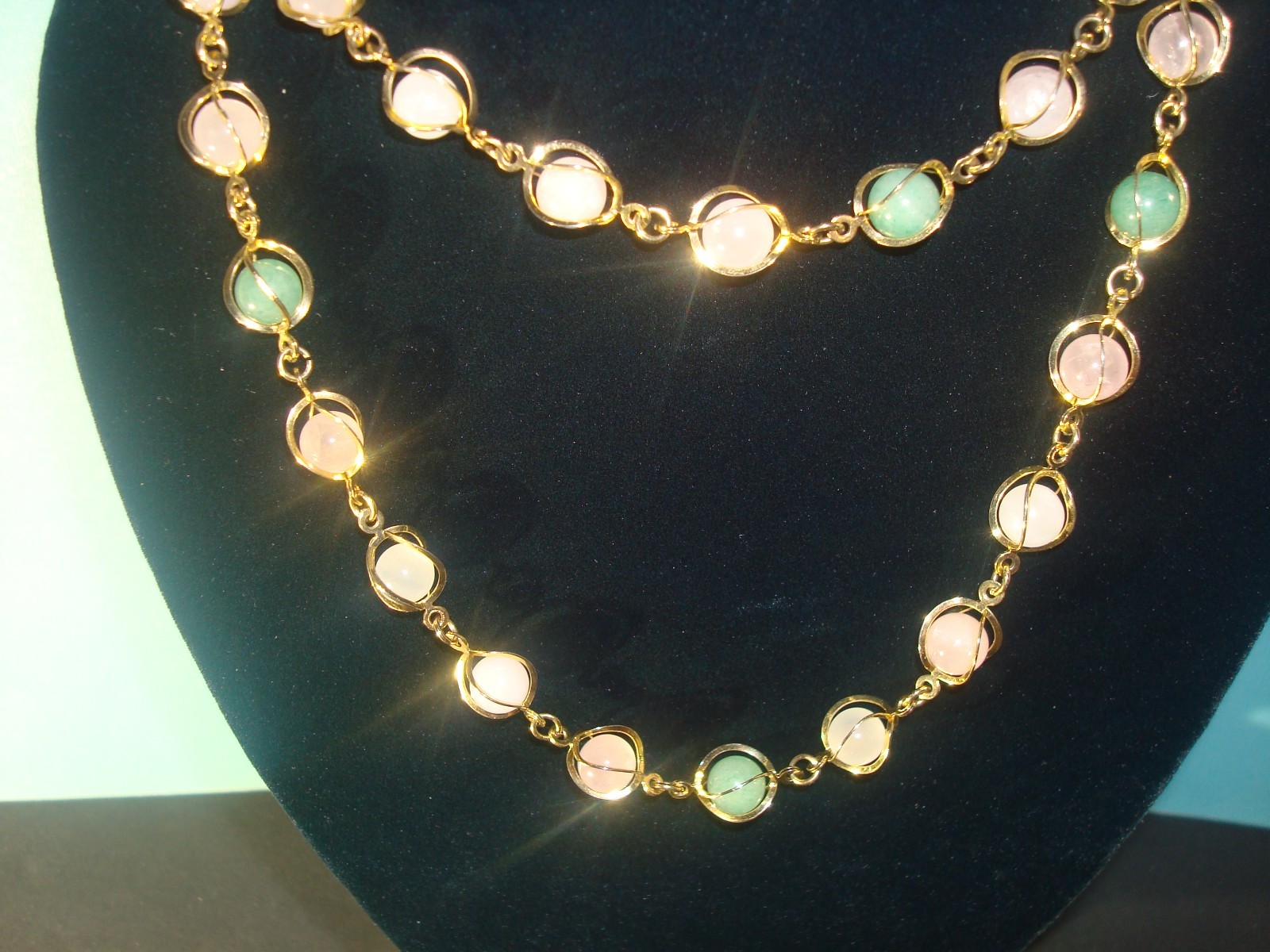 VINTAGE SEMI PRECIOUS GEMSTONE NECKLACE WIRE WRAP/CAGED PASTEL PINK,GREEN, 33″L