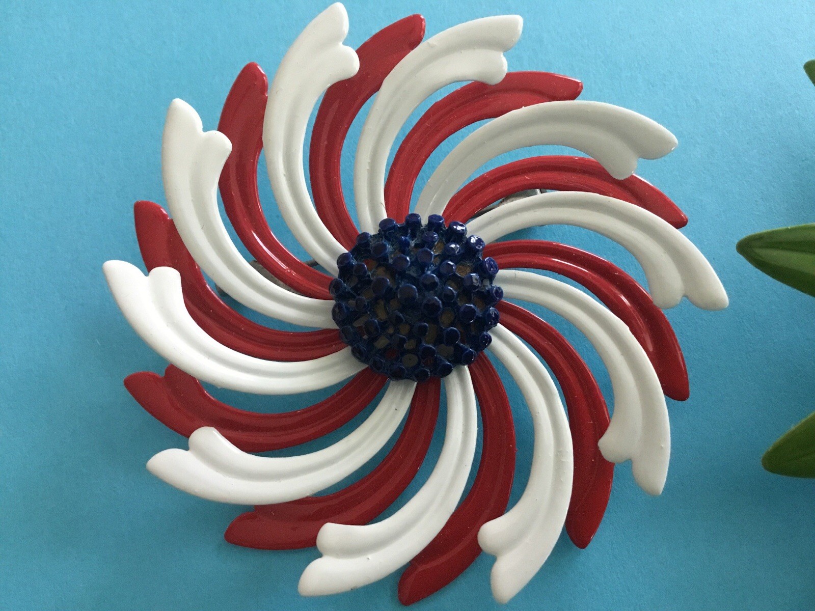 VTG Large Enamel & Metal Flower Brooches (2) Green & White And Red, White & Blue