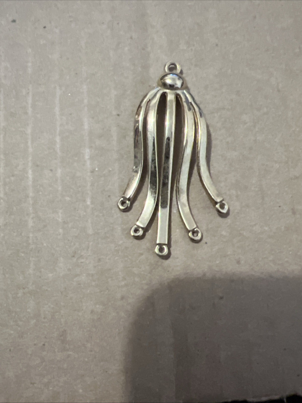 Vintage Signed Sarah Coventry Gold-tone Dangle Faux Pearl Flower Pendant Read ⬇️