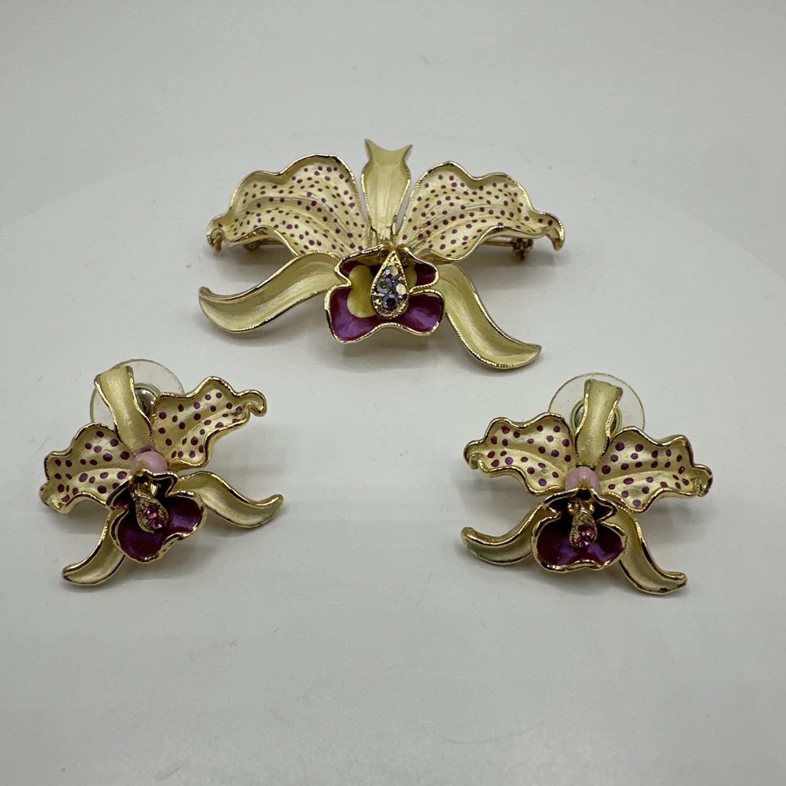 RUCCINI Vtg Orchid Set of Brooch and Earrings. See pics.