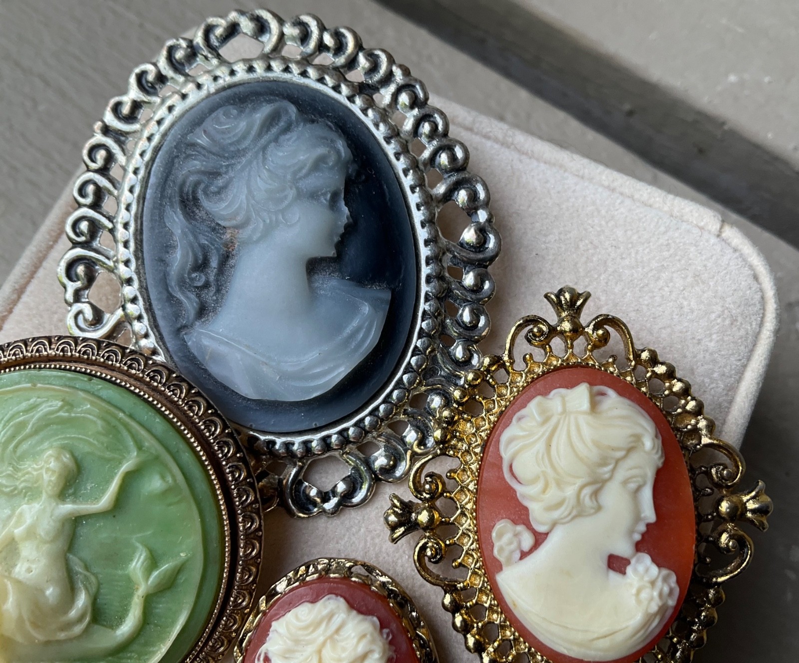 Vintage CAMEO BROOCH PIN LOT Mermaid Girl Dolphin Profiles Acrylic Resin Plastic