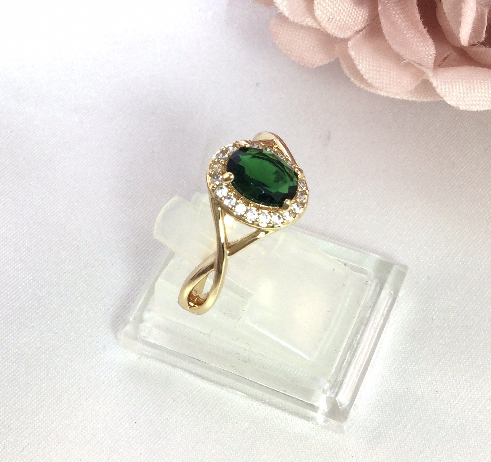 Vintage Jewellery Gold Ring Emerald and White Sapphires Antique Deco Jewelry