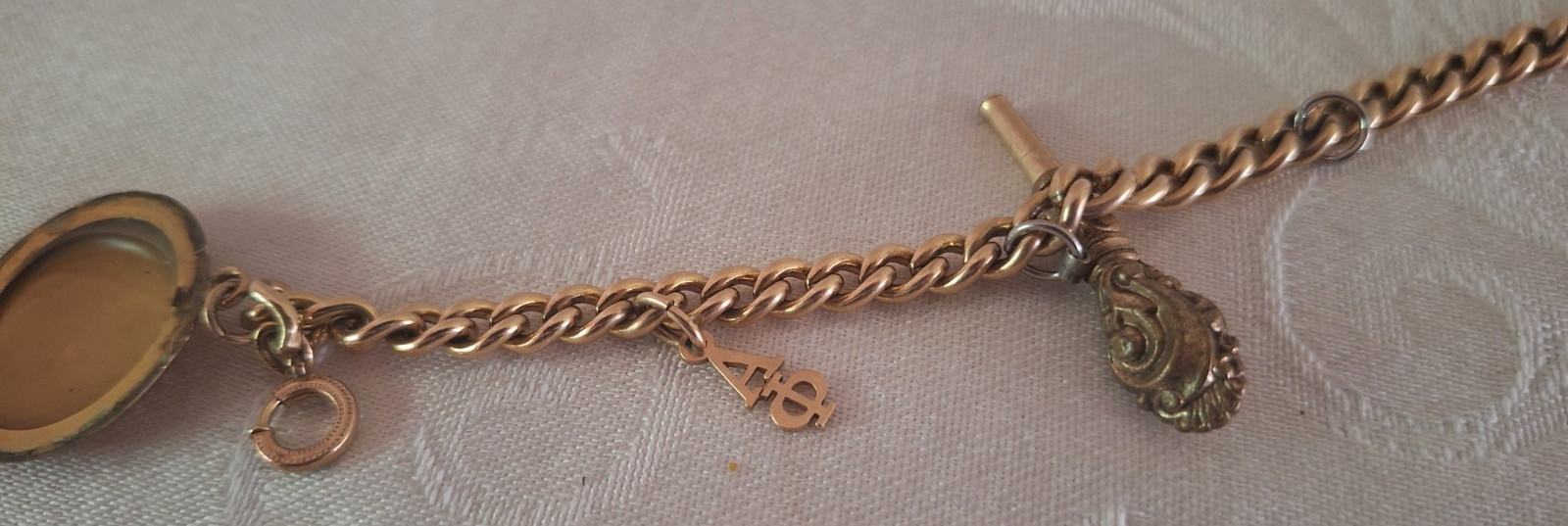 VINTAGE VICTORIAN ENGRAVED LOCKET W/ LINK CHAIN, CHARM & CLOCK KEY