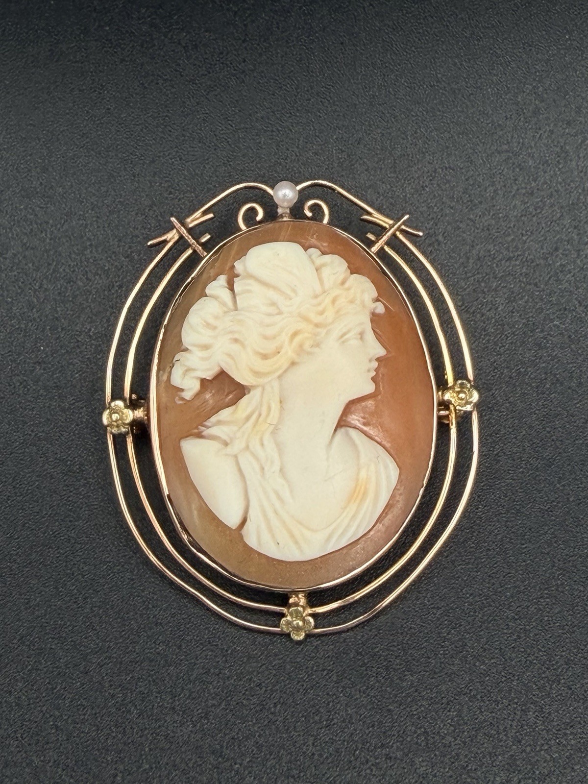 Antique Edwardian 10K Gold Carved Shell Cameo Brooch Seed Pearl Goddess Psyche