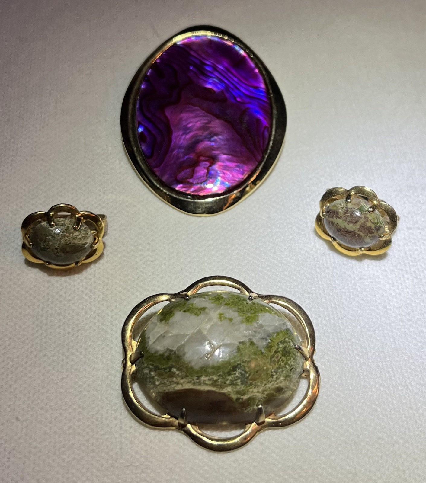 Lot 3 Pieces of Vintage Estate Jewelry Brooches & Earrings Moss Agate Set & Paua