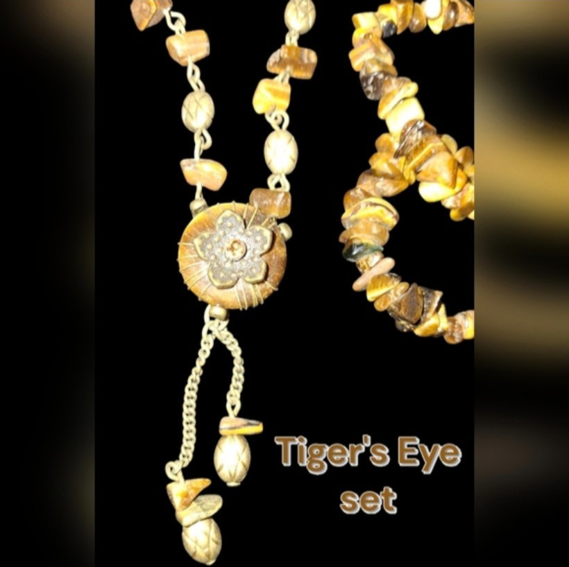 Avon NR Tiger’s Eye Pendant Beaded Necklace unsigned bracelet Set vintage