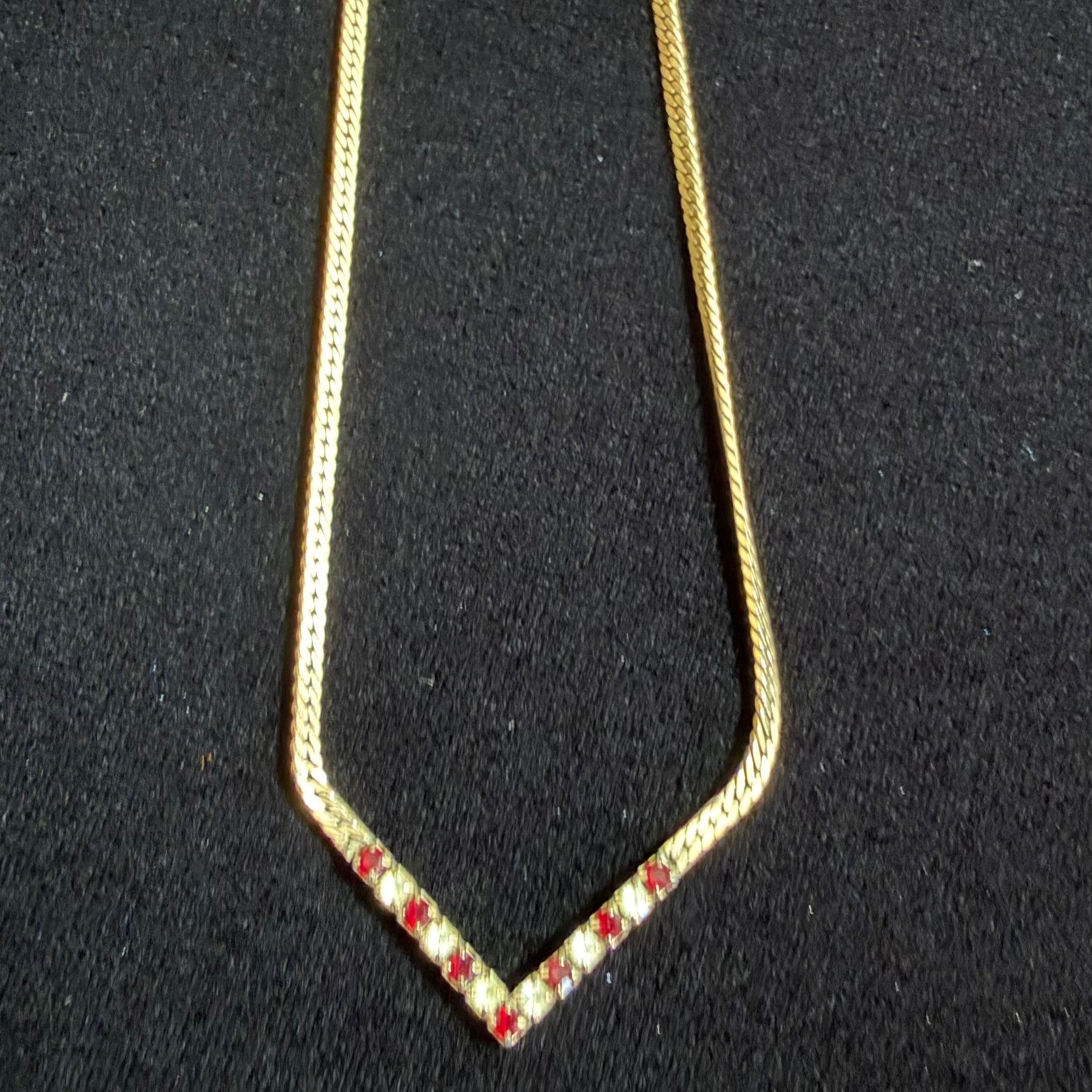 Vintage Avon Gold Tone Herringbone Chevron Necklace Red Clear Rhinestone V Shape