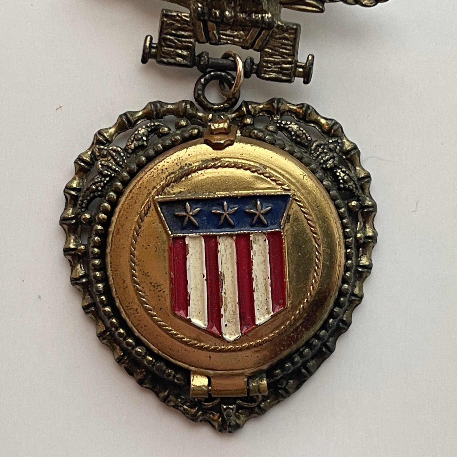 Locket Eagle Military Four Photo Brooch Pin Folding Military Themed Vintage