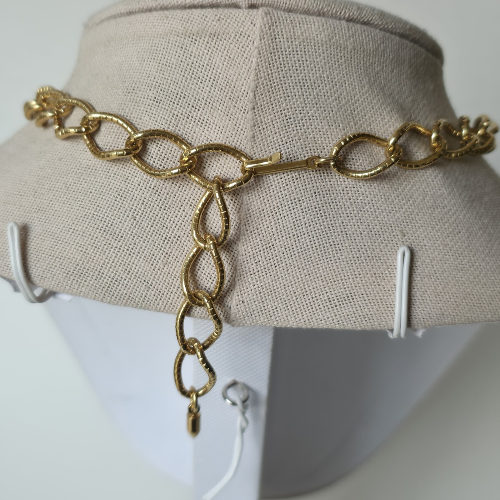 Vintage AVON Necklace Etruscan style Essential Treasures Gold Tone Choker Read