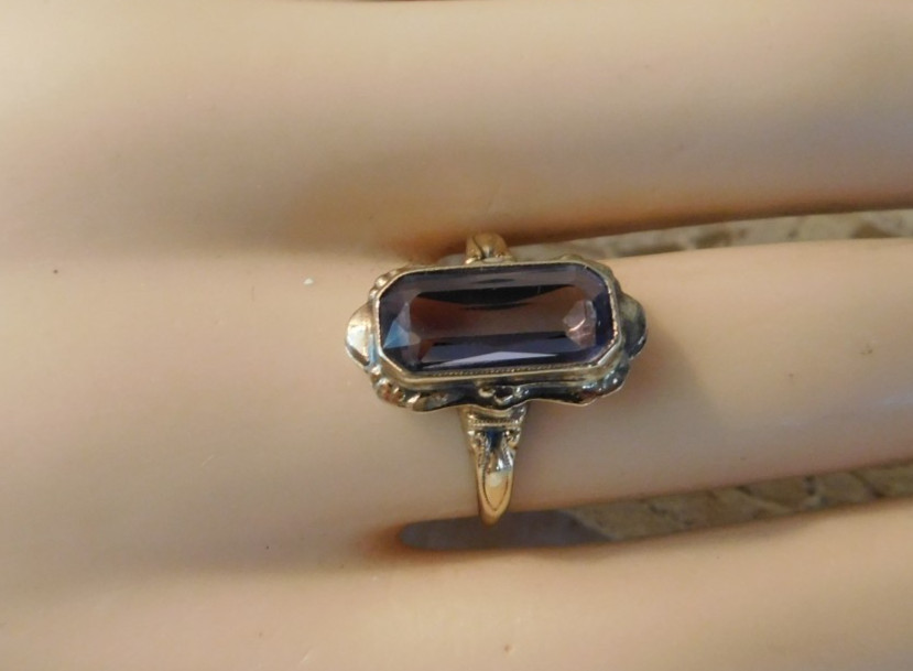 Antique Purple Amethyst 10K Gold Ring Size 6.5