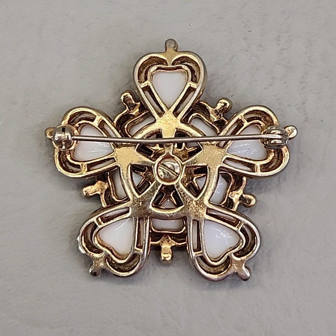 Vintage Mazer Bros Flower Brooch White Glass Molded Gold Tone 1 5/8″