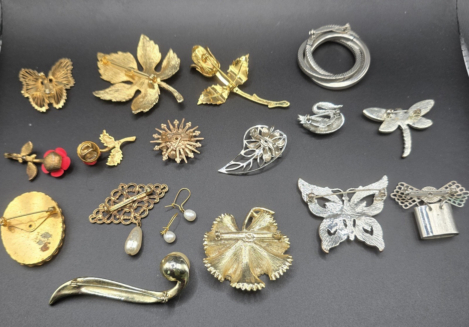 Vintage Costume Jewelry Brooch Lot 18pc Black Butterfly Neptune Sea Dragon Rose