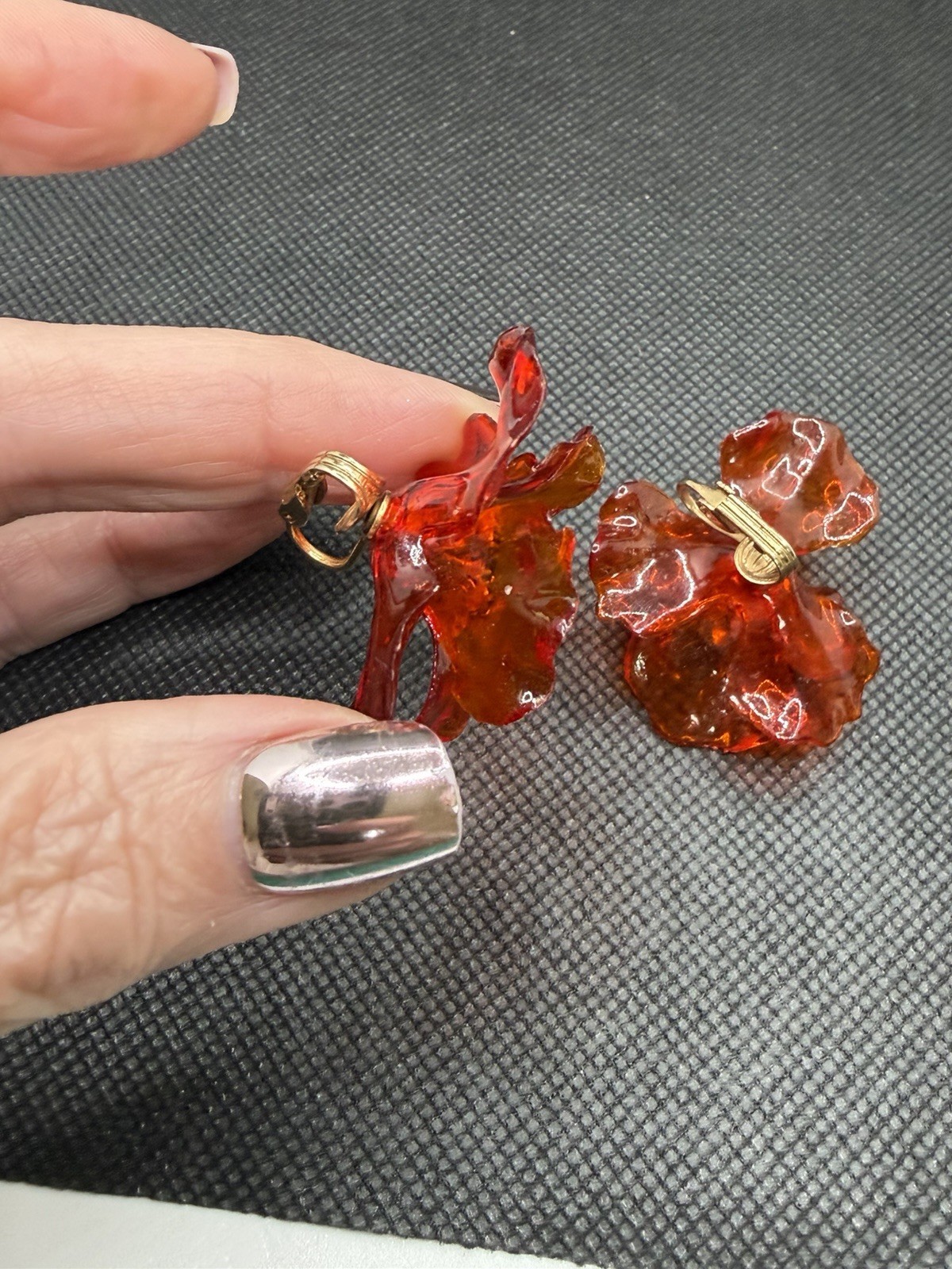 VTG VENDOME CELLULOSE ACETATE RHINESTONE FLOWER PETAL CLIP EARRINGS