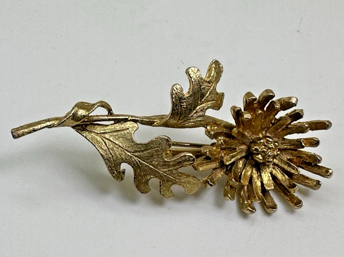 Vtg Brooch Heavy Brushed Gold Tone Aster Family Statement Piece Lapel Pin