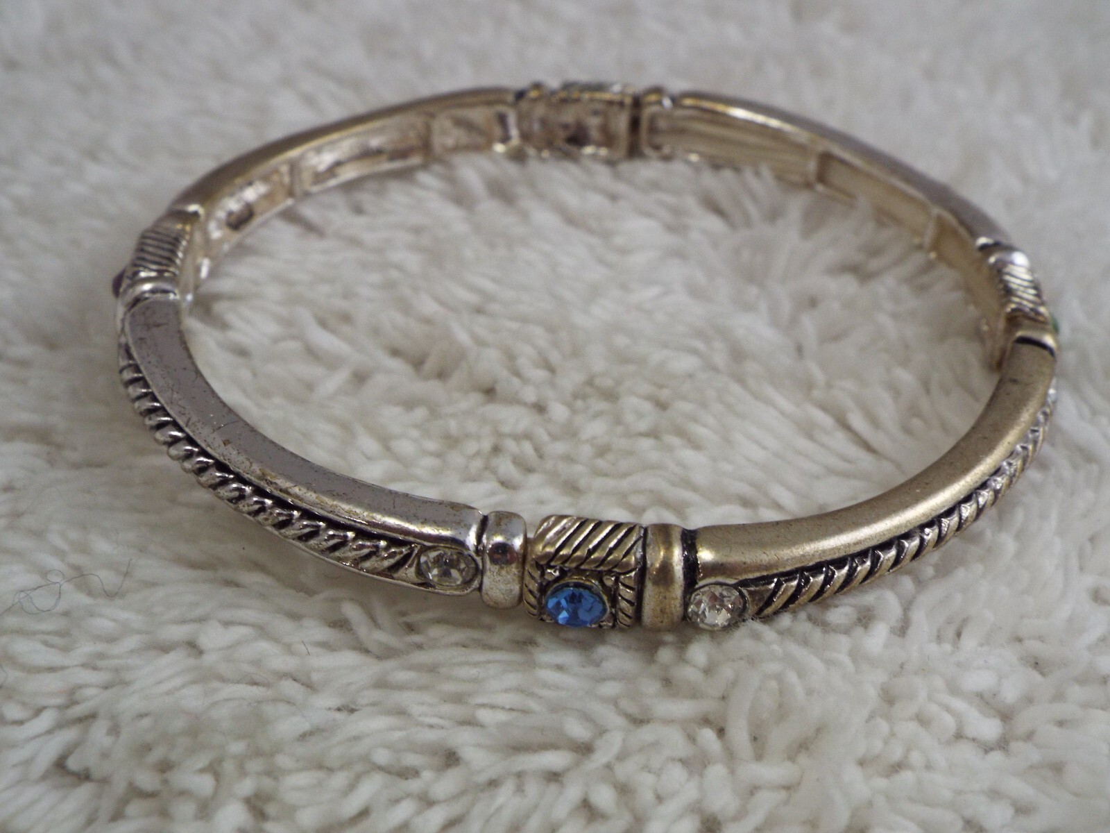 Silvertone Rhinestone Stretch Bracelet (B37)