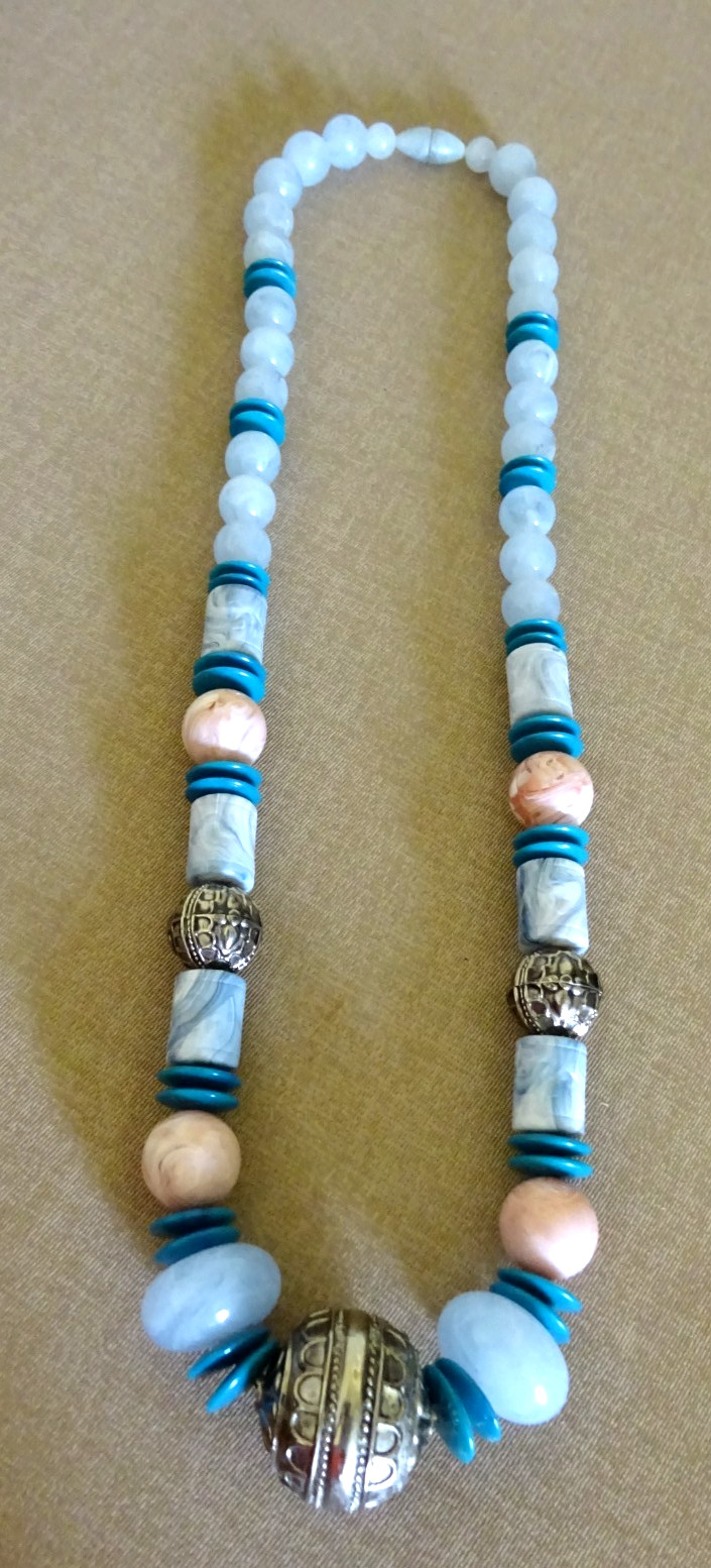 VINTAGE NECKLACE BLUE & PINK MOONGLOW MARBLED LUCITE ACRYLIC BEADS 23″