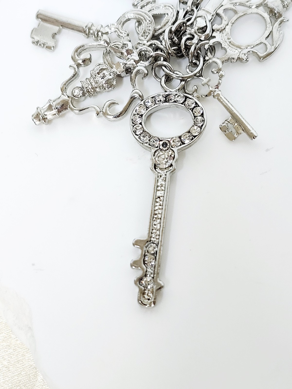 Vintage Silver Tone Multi Key Charm Chain Necklace – 24″