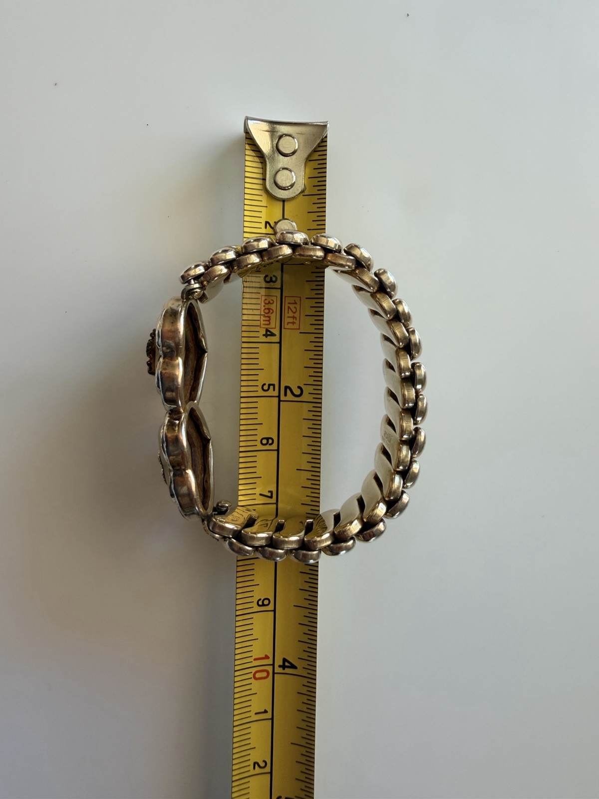 WWII US Military Gold Tone Sweetheart Stretch Bracelet