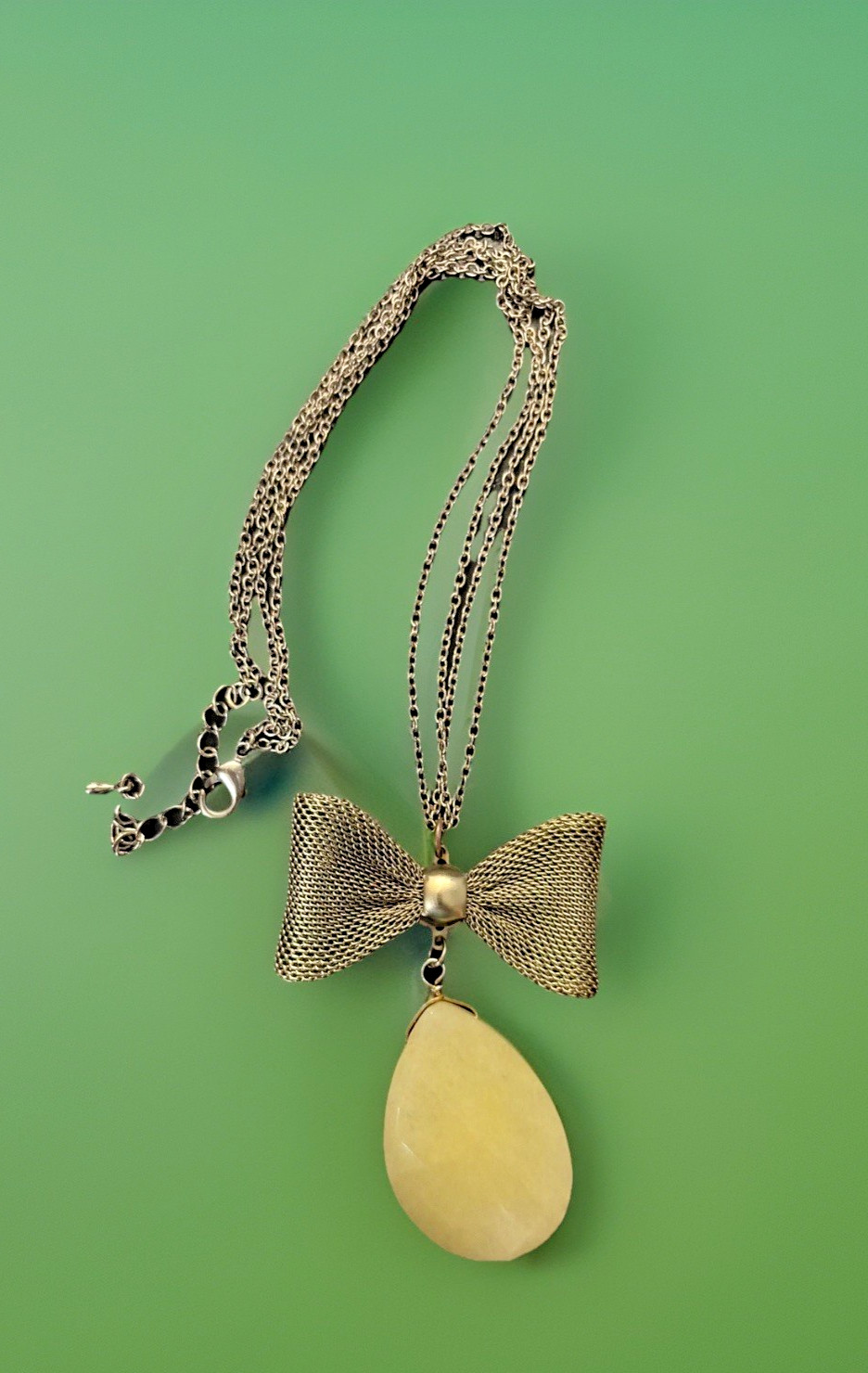 To Die For Gold Mesh Bow & Tear Drop pendant in a pale lemon texture stone, 🤩✨