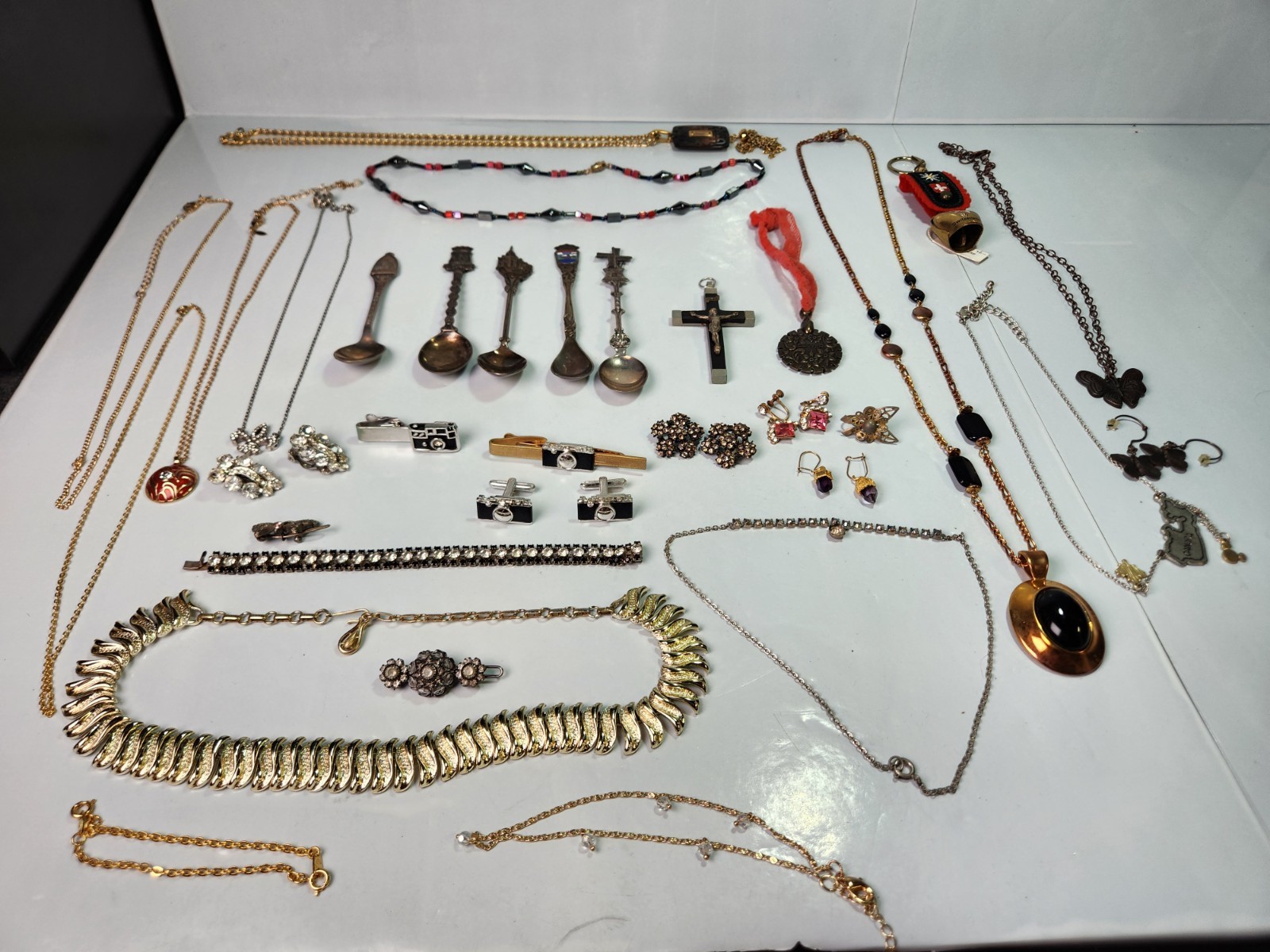 Costume Jewelry And Items Vintage Mixed Lot Mostly Wearable