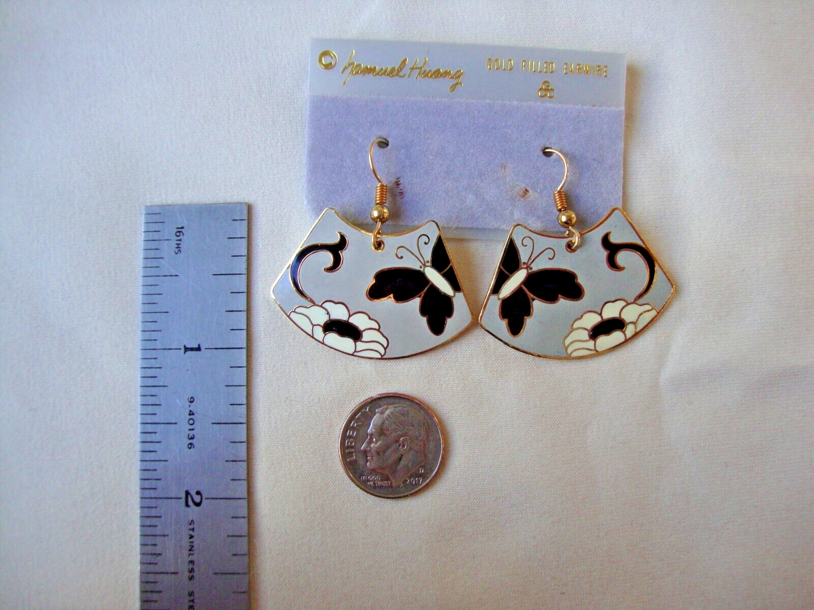 VINTAGE SAMUEL HUANG CLOISONNE BUTTERFLY FLOWER FAN BLACK WHITE & GRAY EARRINGS