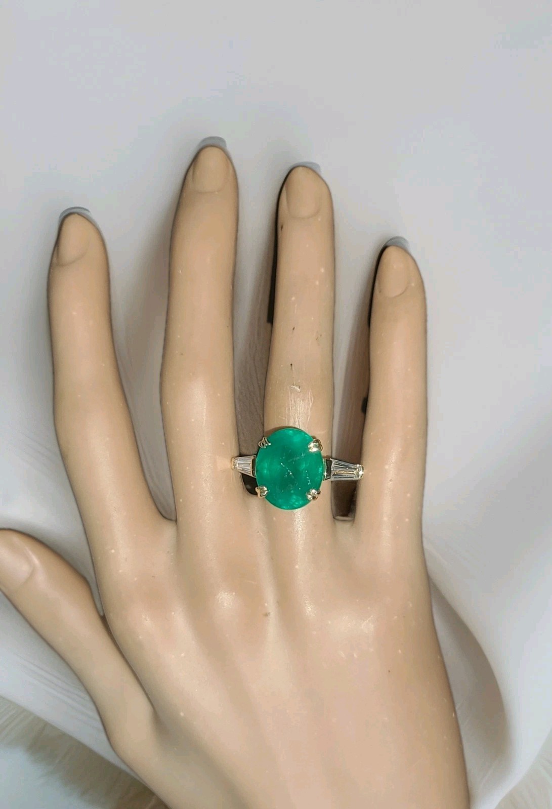 Vintage 14k Yellow Gold Engagement Ring 9.42CT.Natural Green Emerald Oval Shape