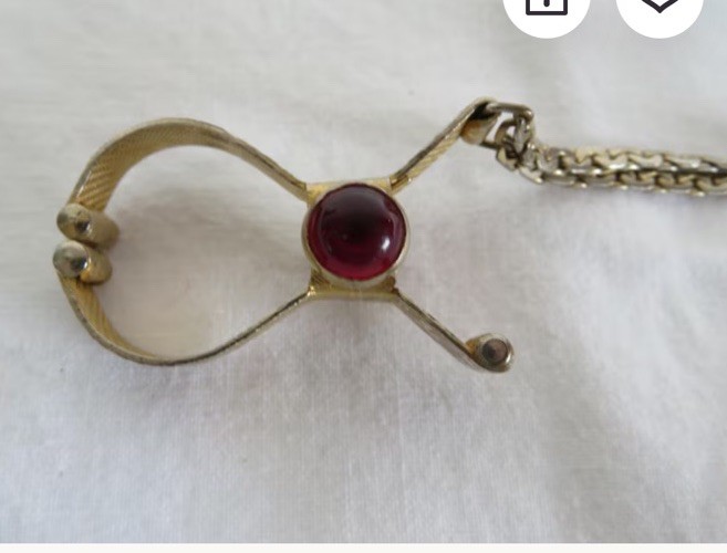 VTG Gold Tone Opera Gloves Holder/Clip with Pink Lucite Gem/ Ideal For Scarf…50s